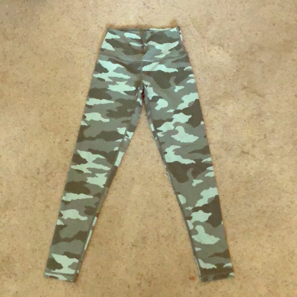 Aerie camo legging